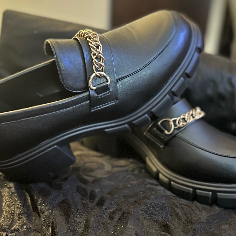 JustFab Black Loafers with Gold Chain